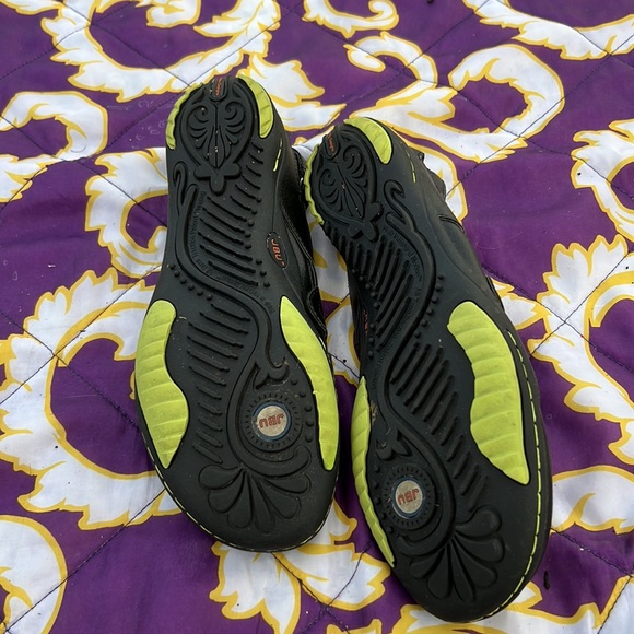 Slip on shoes - Picture 2 of 2